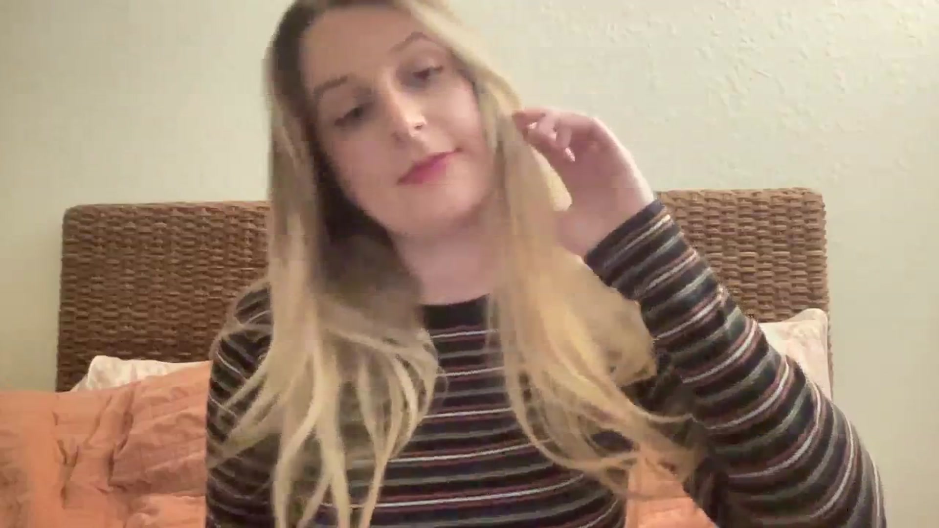 Gallery image thumbnail from Amateurblonde's myfreecams stream on, 02/16/2024, 17:47 image 16 of 20