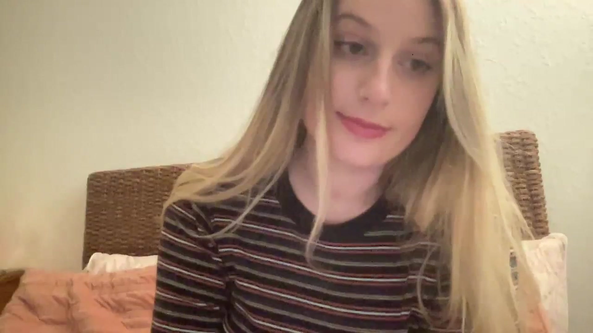 Gallery image thumbnail from Amateurblonde's myfreecams stream on, 02/16/2024, 19:43 image 12 of 20