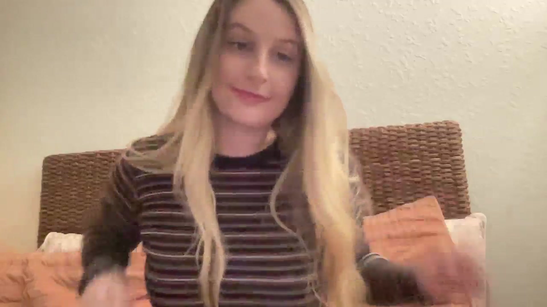 Gallery image thumbnail from Amateurblonde's myfreecams stream on, 02/16/2024, 19:43 image 3 of 20