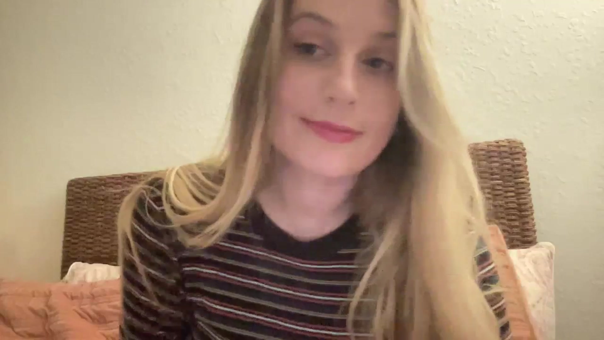 Gallery image thumbnail from Amateurblonde's myfreecams stream on, 02/16/2024, 19:43 image 5 of 20