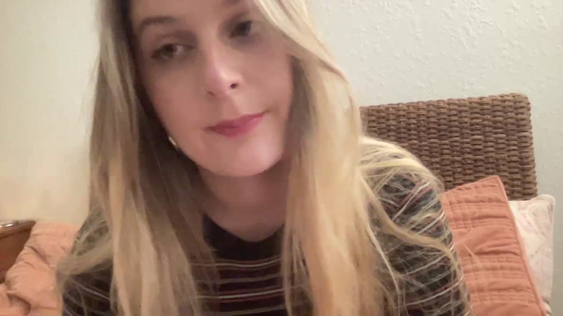 Gallery image thumbnail from Amateurblonde's myfreecams stream on, 02/16/2024, 19:43 image 20 of 20