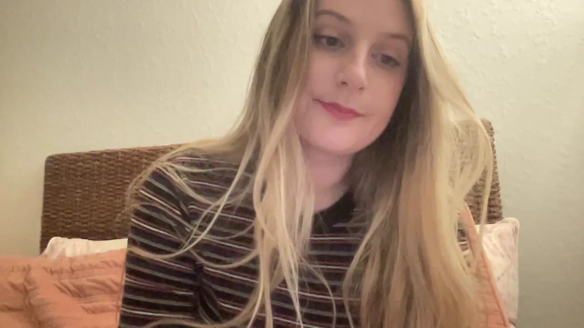 Gallery image thumbnail from Amateurblonde's myfreecams stream on, 02/16/2024, 19:43 image 2 of 20