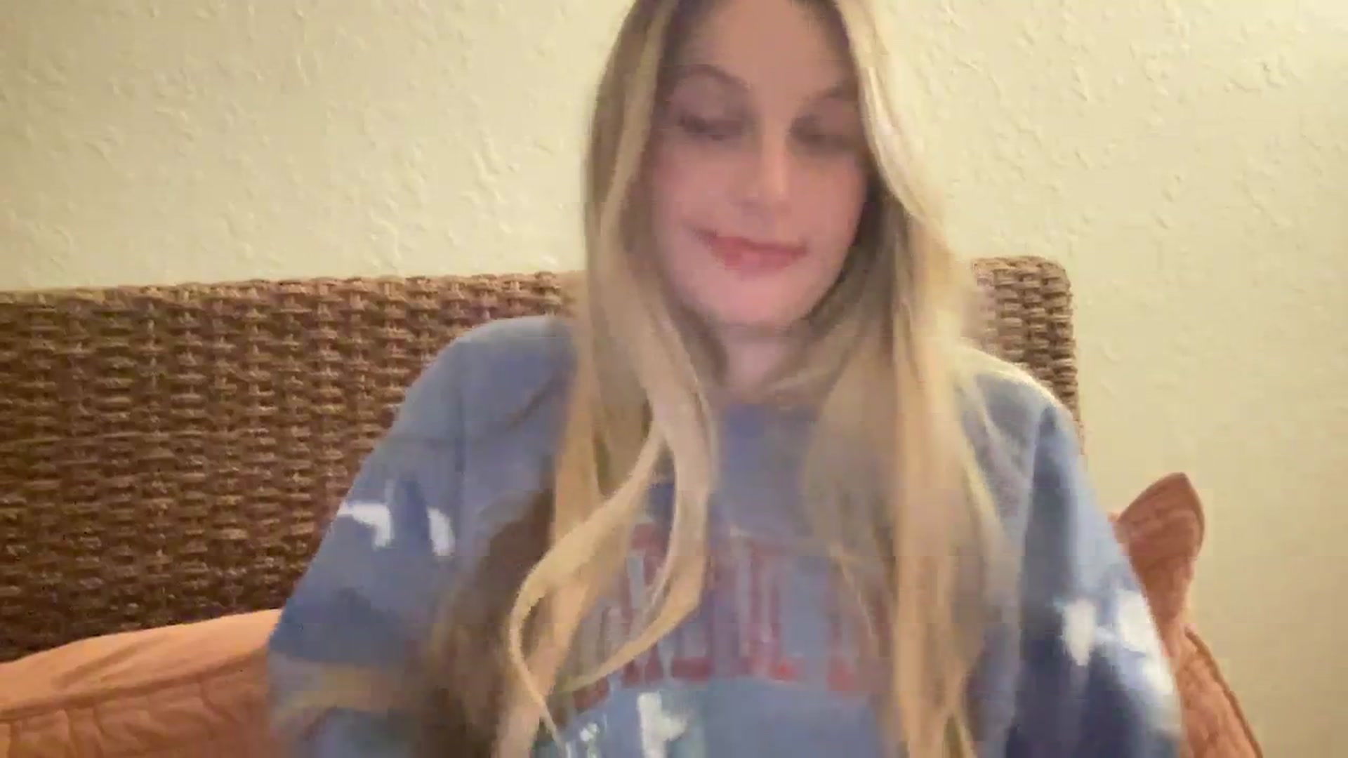 Gallery image thumbnail from Amateurblonde's myfreecams stream on, 02/28/2024, 07:28 image 18 of 20