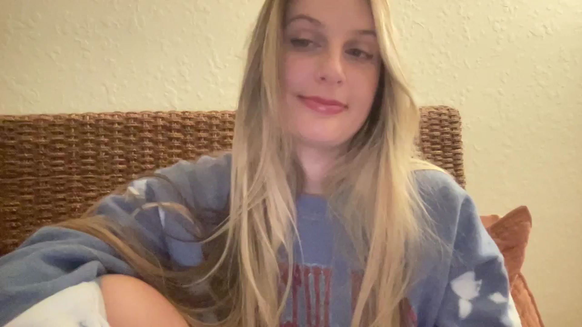 Gallery image thumbnail from Amateurblonde's myfreecams stream on, 02/28/2024, 07:28 image 4 of 20