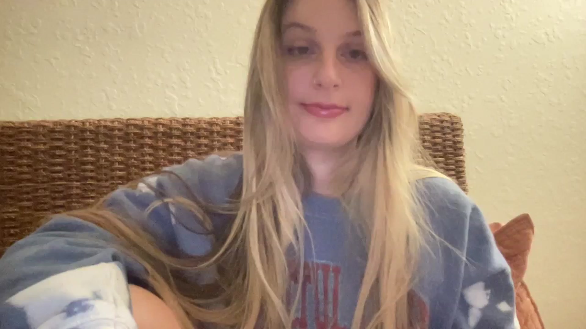 Gallery image thumbnail from Amateurblonde's myfreecams stream on, 02/28/2024, 07:28 image 1 of 20