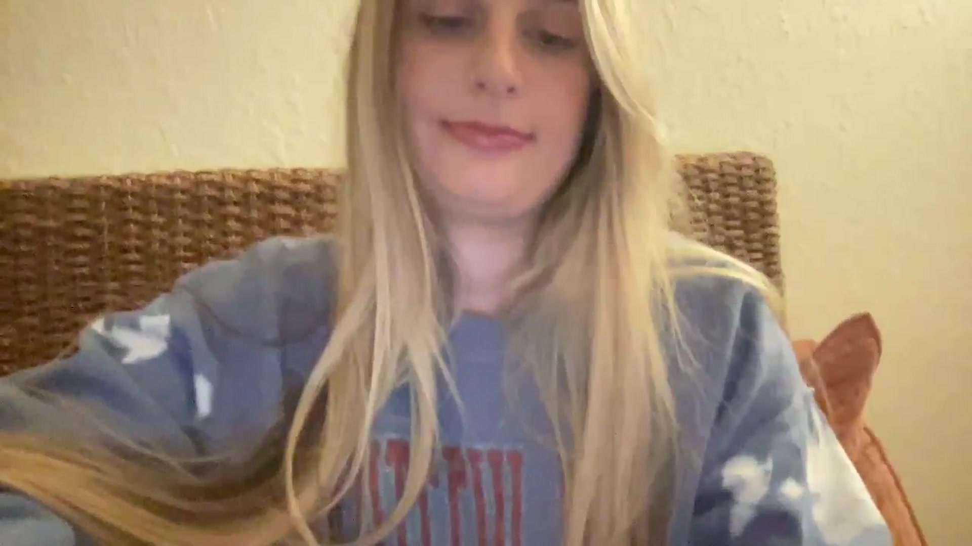 Gallery image thumbnail from Amateurblonde's myfreecams stream on, 02/28/2024, 07:28 image 17 of 20