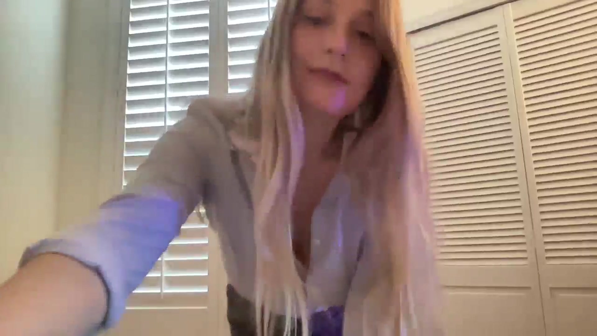 Gallery image thumbnail from Amateurblonde's myfreecams stream on, 10/31/2024, 15:37 image 2 of 20
