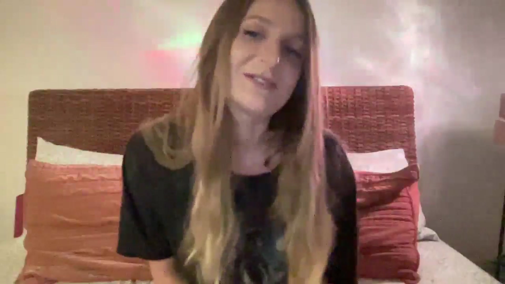 Gallery image thumbnail from Amateurblonde's myfreecams stream on, 07/05/2025, 11:06 image 6 of 20