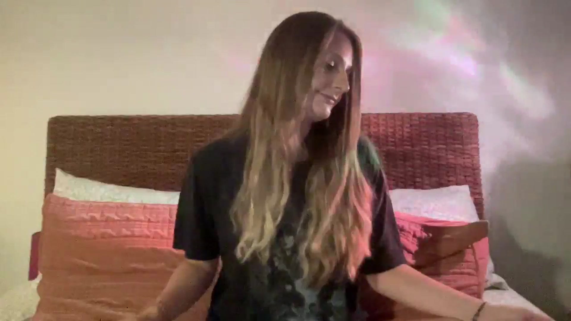 Gallery image thumbnail from Amateurblonde's myfreecams stream on, 07/05/2025, 11:06 image 15 of 20
