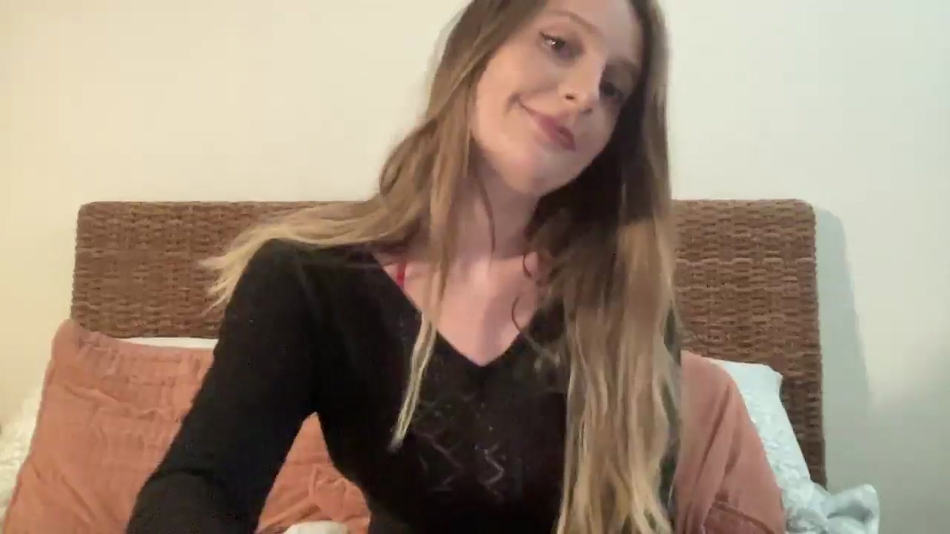 Gallery image thumbnail from Amateurblonde's myfreecams stream on, 07/06/2025, 16:26 image 4 of 20