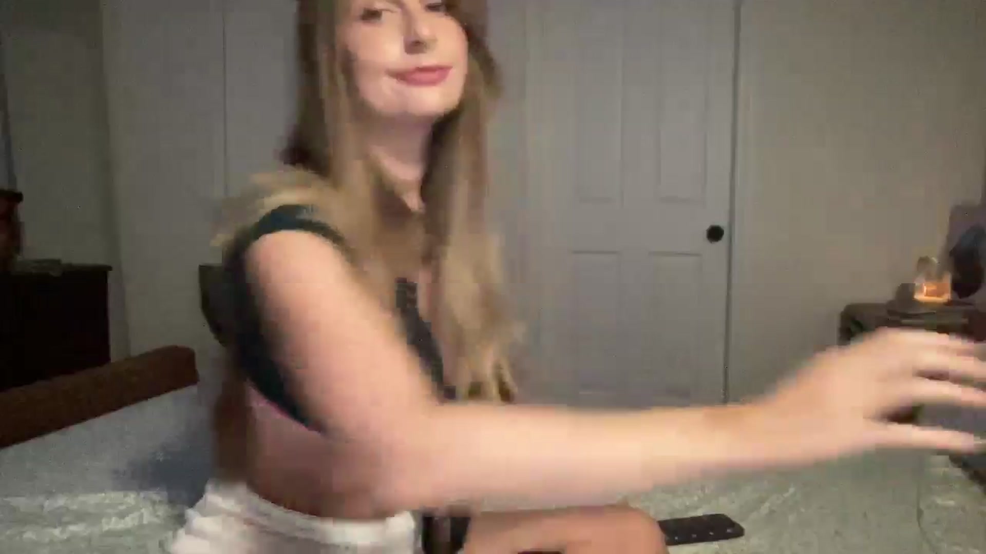 Gallery image thumbnail from Amateurblonde's myfreecams stream on, 08/27/2025, 10:08 image 9 of 20