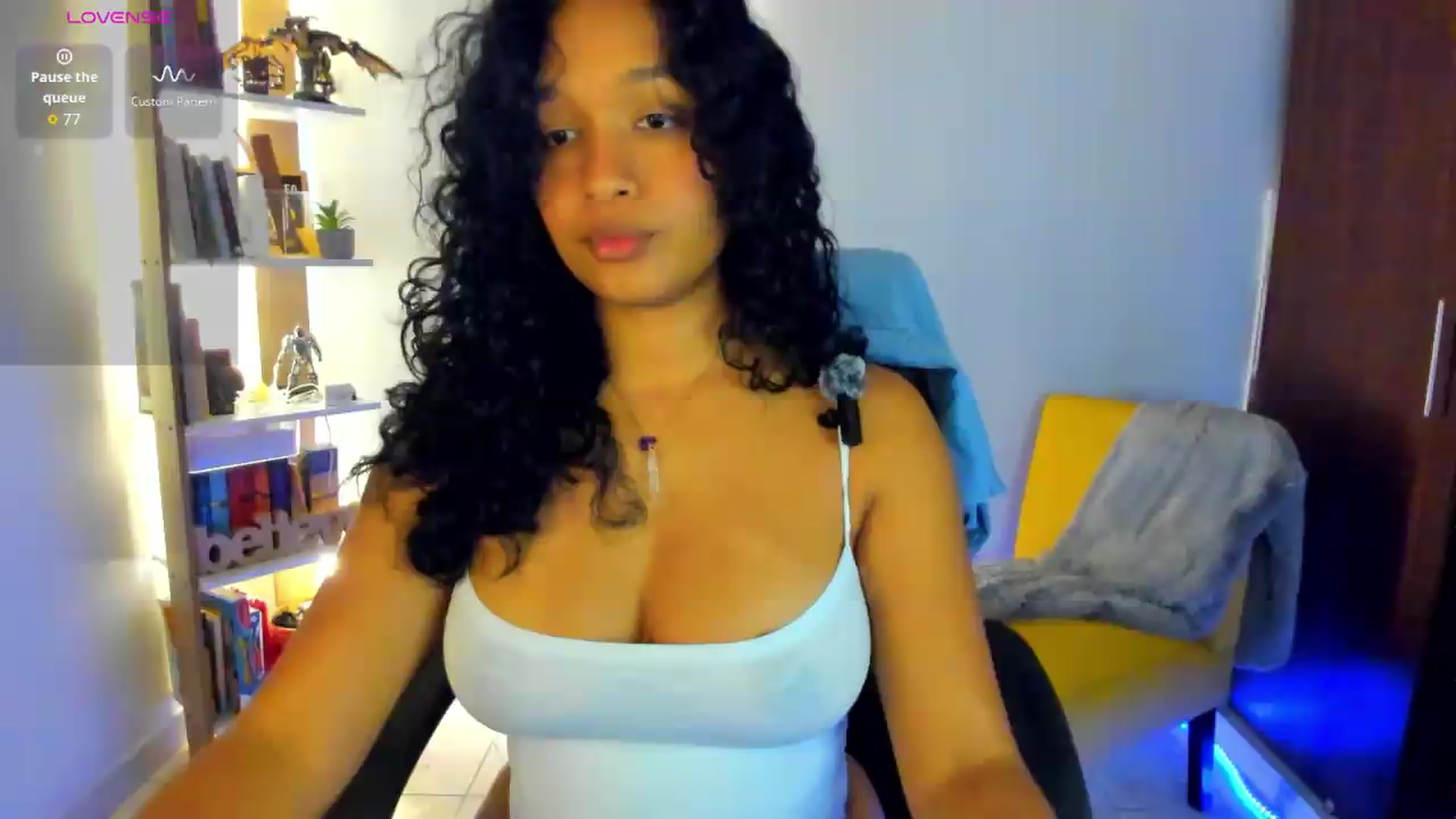 Gallery image thumbnail from Amatista_latina's myfreecams stream on, 05/25/2026, 07:32 image 10 of 20