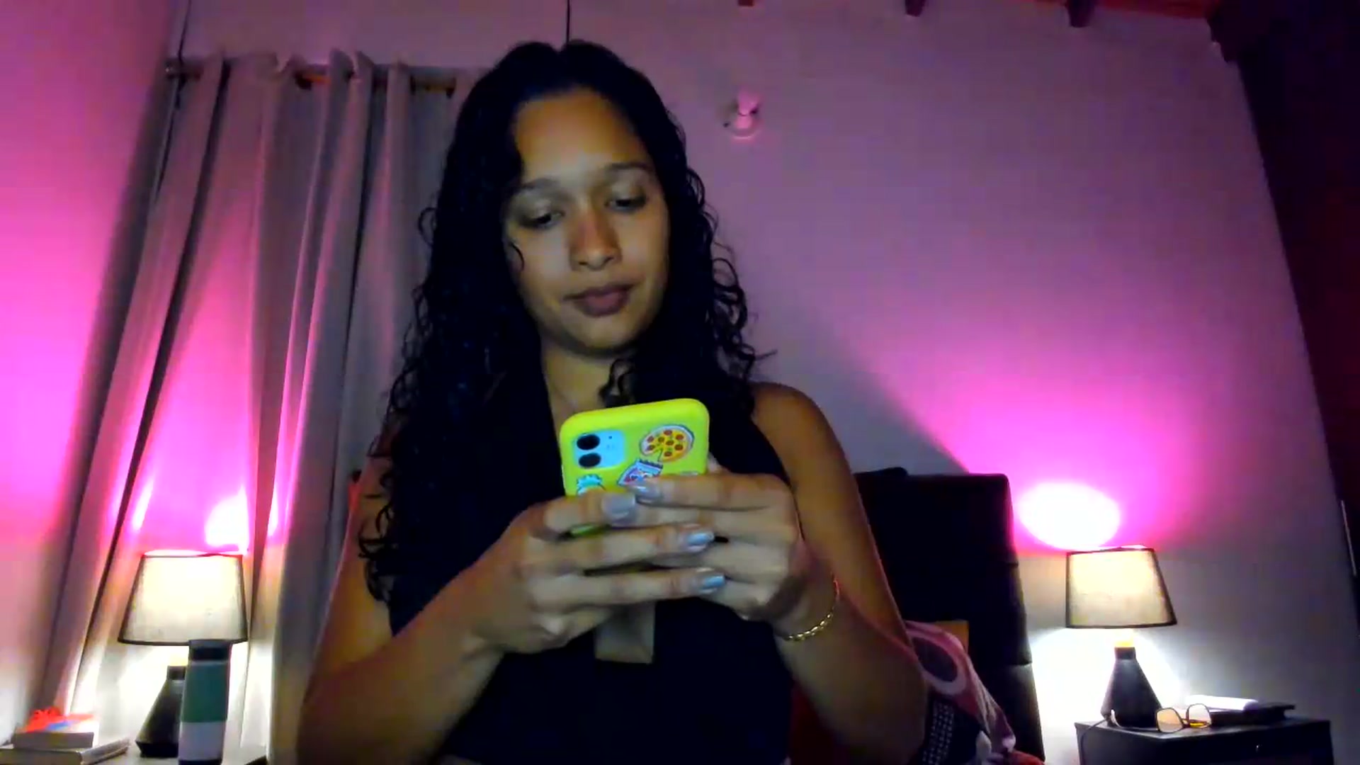 Gallery image thumbnail from Amatista_latina's myfreecams stream on, 06/08/2026, 04:12 image 19 of 20