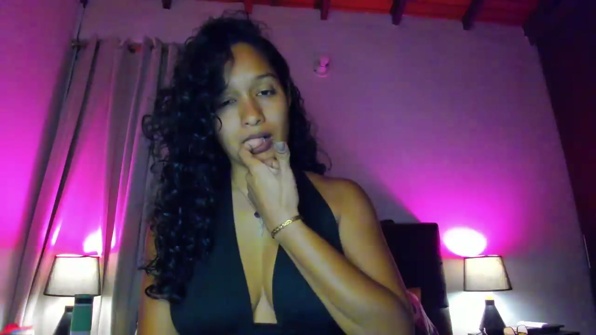 Gallery image thumbnail from Amatista_latina's myfreecams stream on, 06/08/2026, 04:57 image 15 of 20