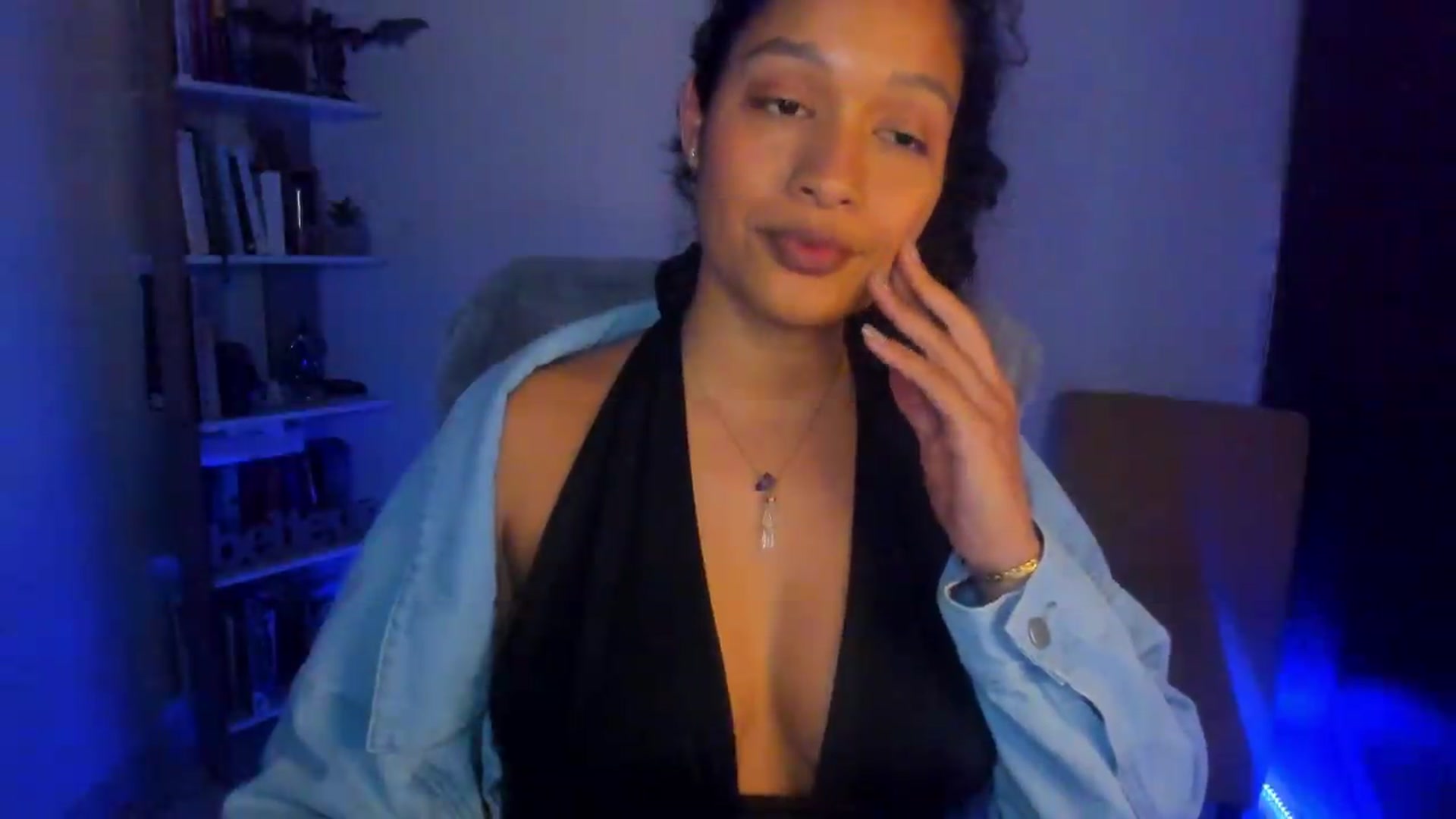 Gallery image thumbnail from Amatista_latina's myfreecams stream on, 06/08/2026, 08:26 image 14 of 20