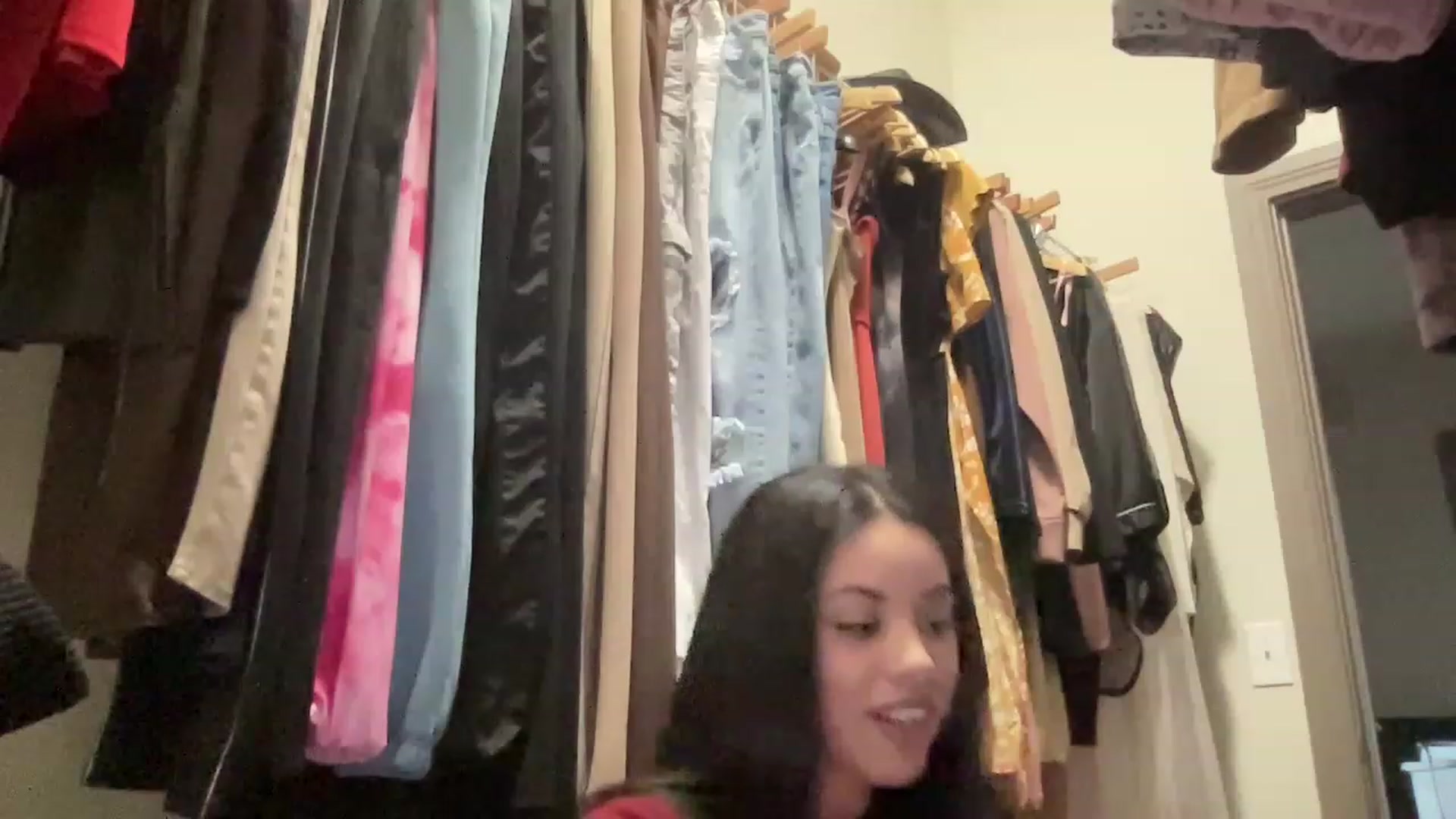 Gallery image thumbnail from Amaya_Flores's myfreecams stream on, 11/23/2022, 02:53 image 5 of 20