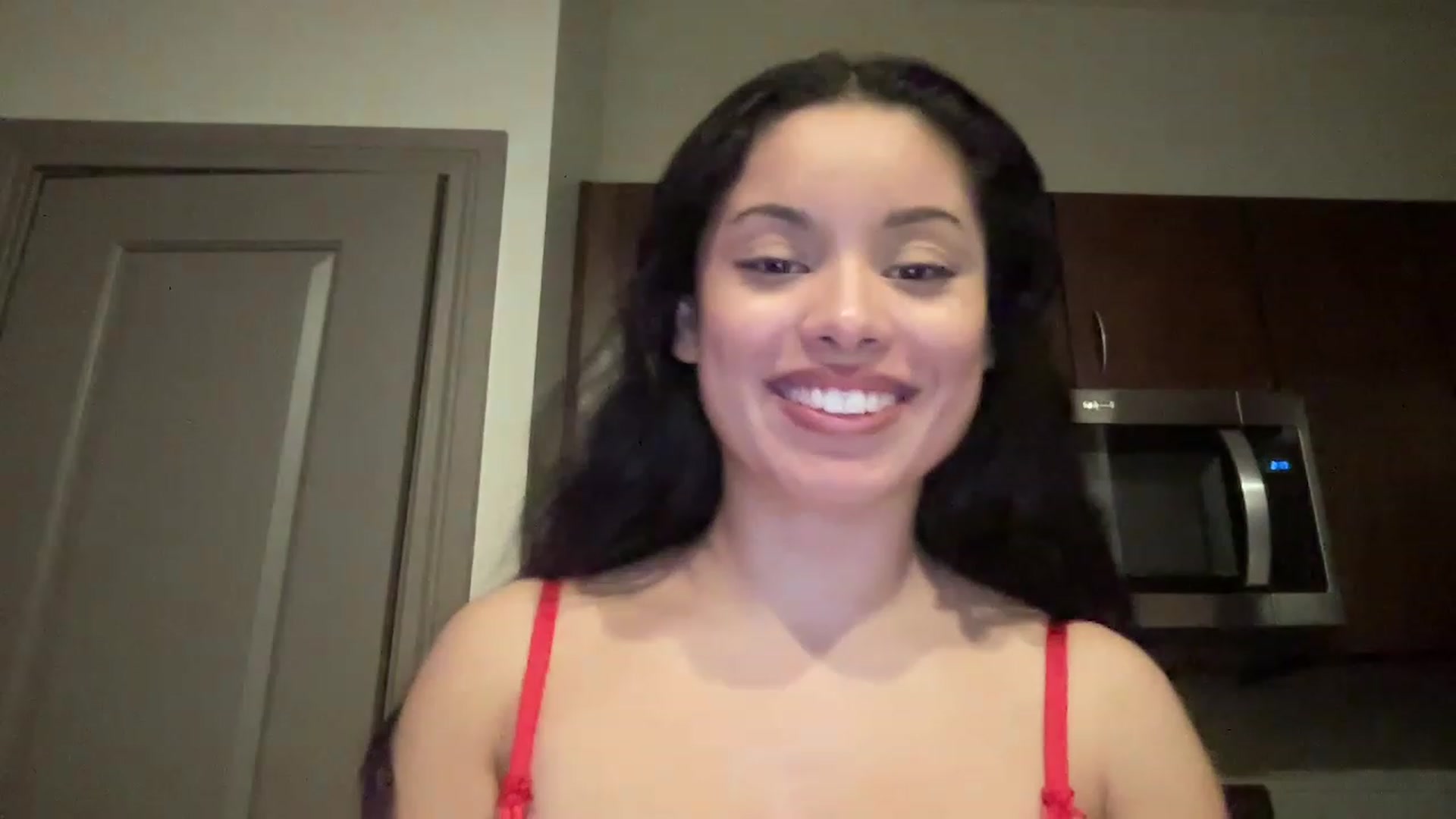 Gallery image thumbnail from Amaya_Flores's myfreecams stream on, 12/02/2022, 07:29 image 6 of 20