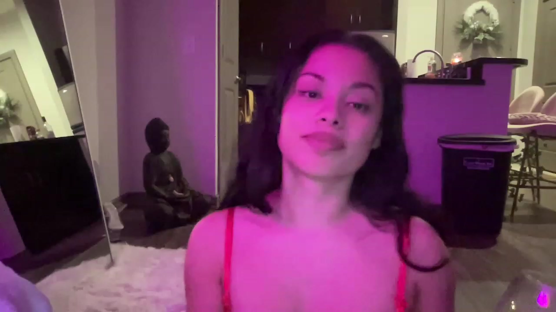 Gallery image thumbnail from Amaya_Flores's myfreecams stream on, 12/02/2022, 08:13 image 12 of 20