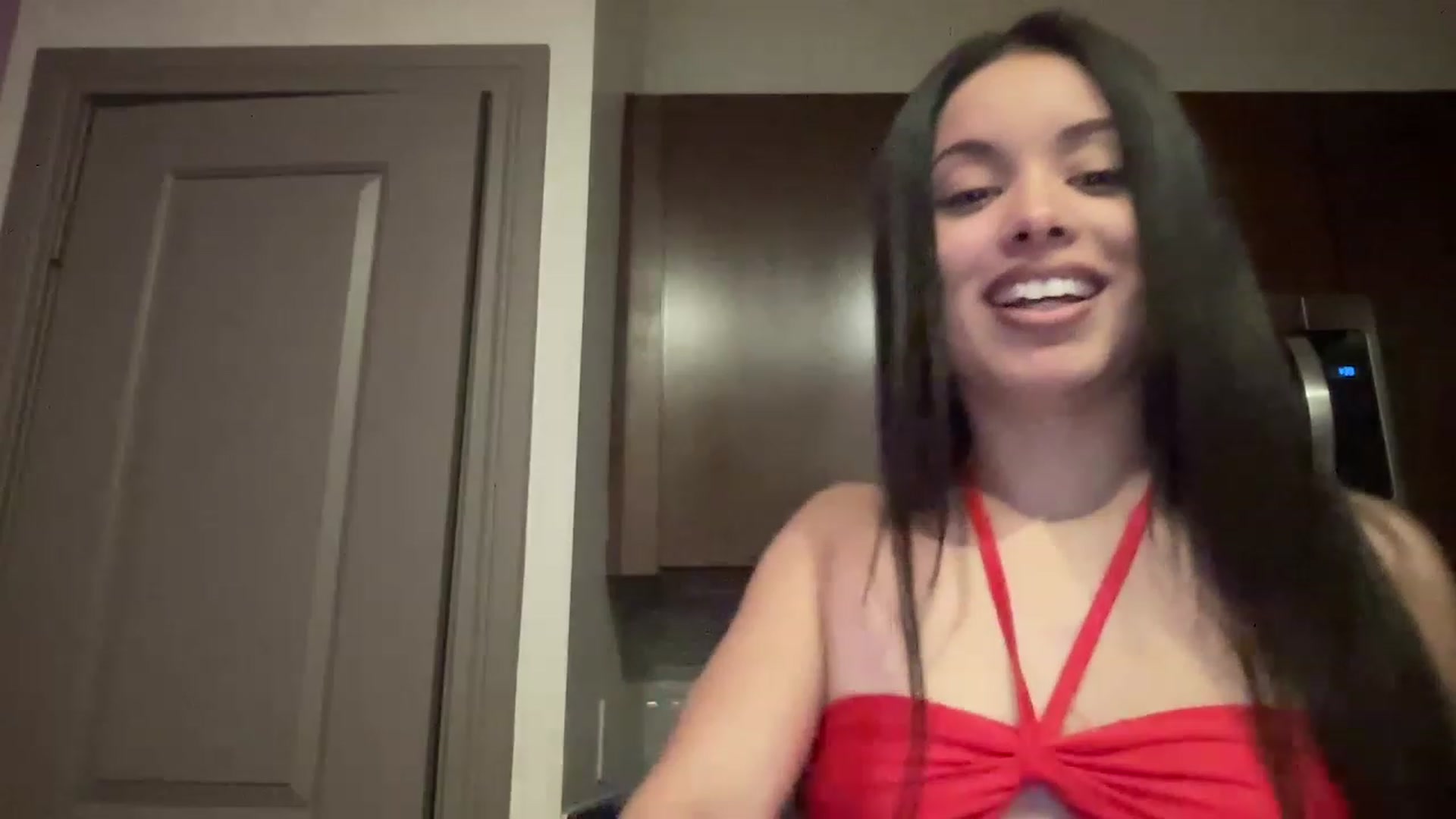 Gallery image thumbnail from Amaya_Flores's myfreecams stream on, 12/03/2022, 06:45 image 15 of 20