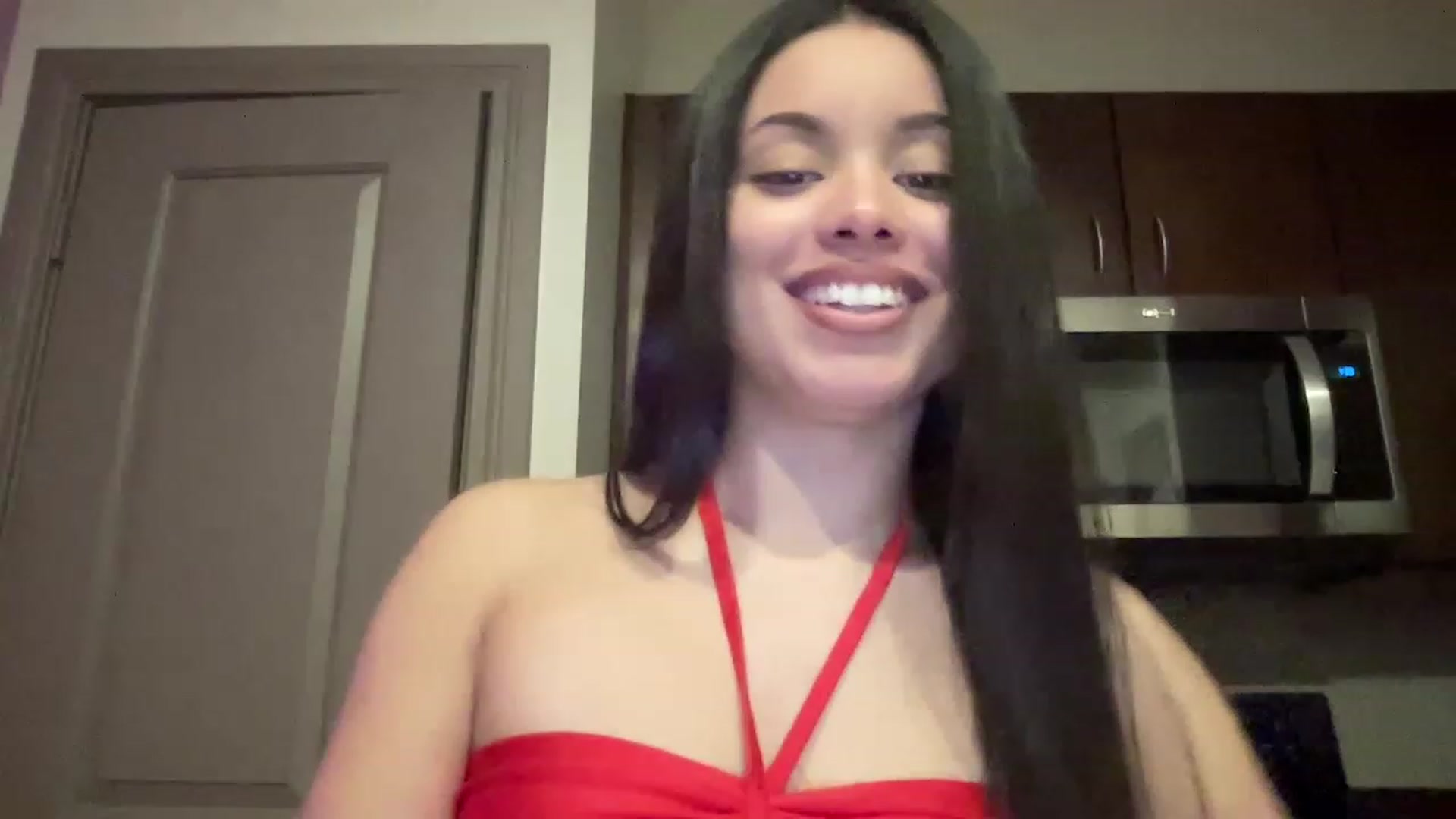 Gallery image thumbnail from Amaya_Flores's myfreecams stream on, 12/03/2022, 06:45 image 14 of 20