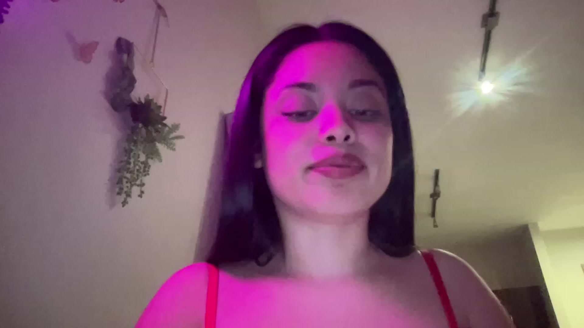Gallery image thumbnail from Amaya_Flores's myfreecams stream on, 12/09/2022, 06:40 image 20 of 20