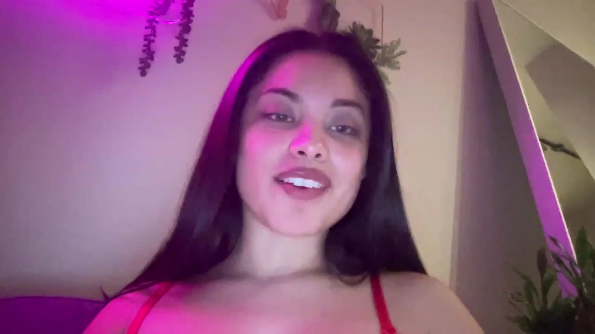 Gallery image thumbnail from Amaya_Flores's myfreecams stream on, 12/09/2022, 06:40 image 11 of 20