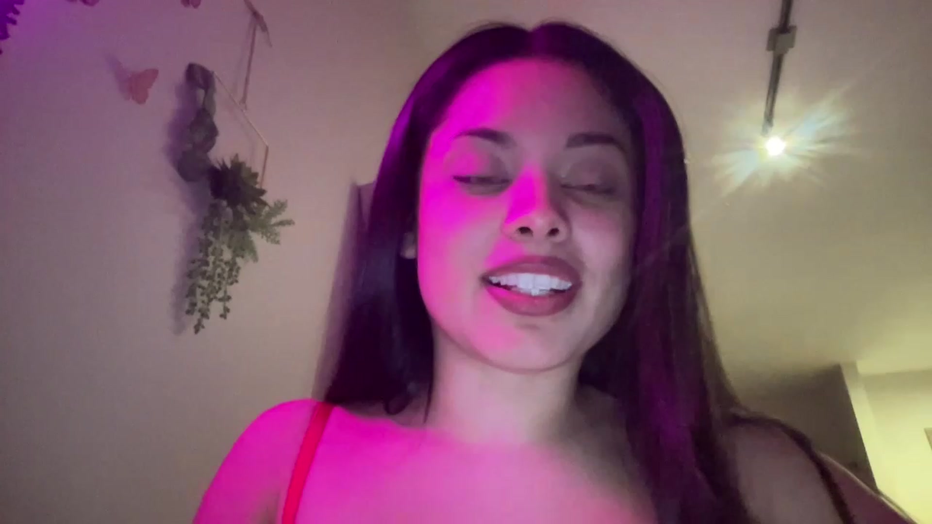 Gallery image thumbnail from Amaya_Flores's myfreecams stream on, 12/09/2022, 06:40 image 18 of 20