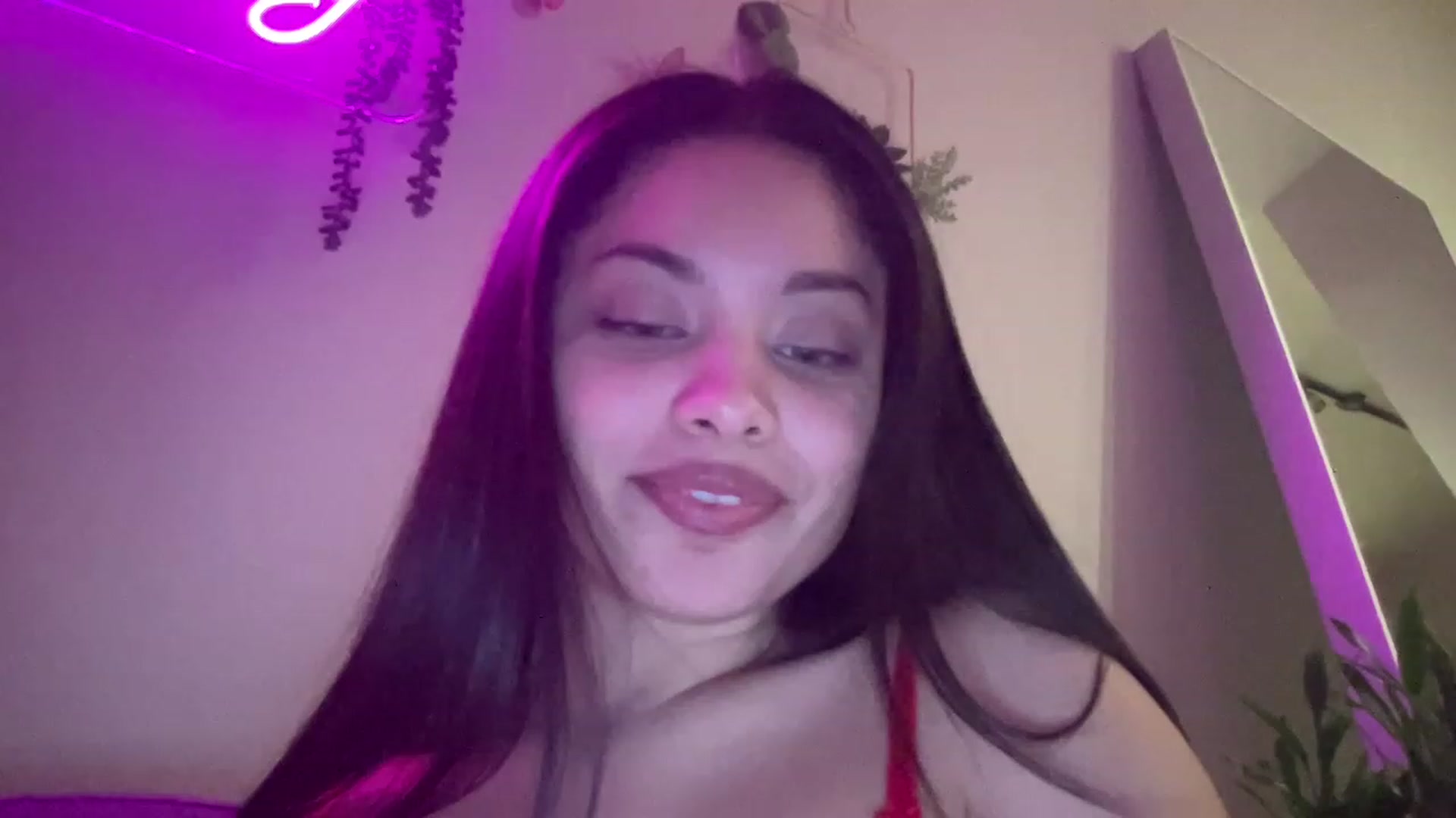 Gallery image thumbnail from Amaya_Flores's myfreecams stream on, 12/09/2022, 06:40 image 9 of 20