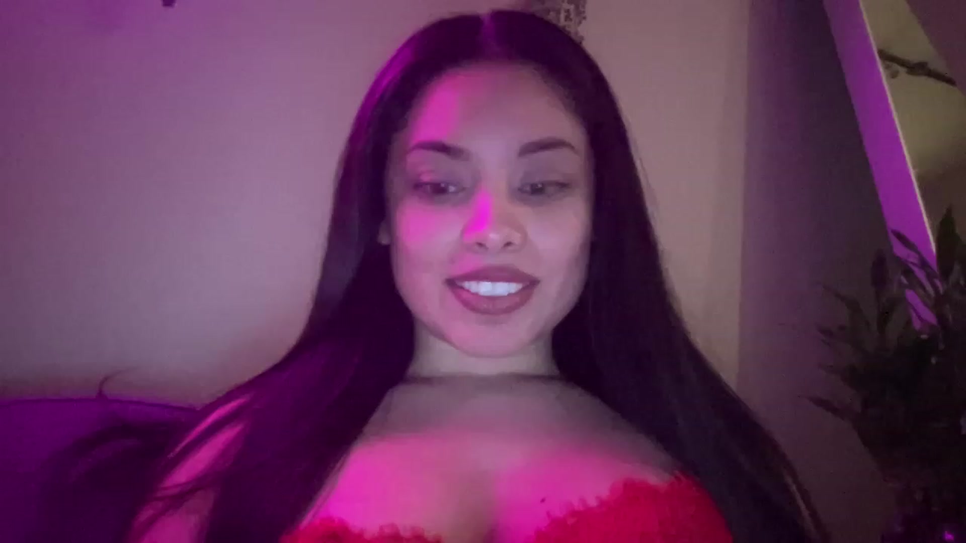 Gallery image thumbnail from Amaya_Flores's myfreecams stream on, 12/09/2022, 06:40 image 3 of 20