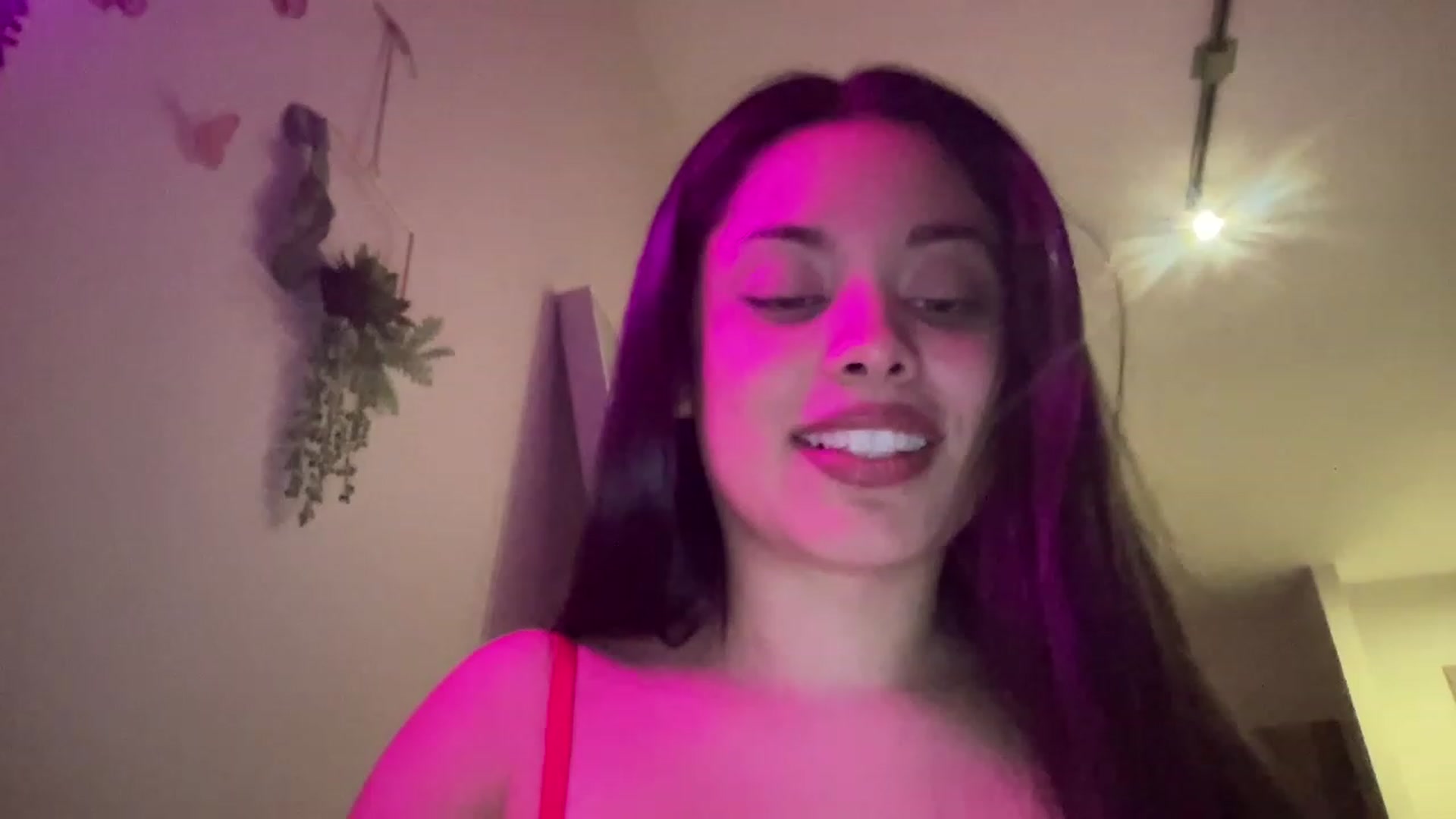 Gallery image thumbnail from Amaya_Flores's myfreecams stream on, 12/09/2022, 06:40 image 19 of 20