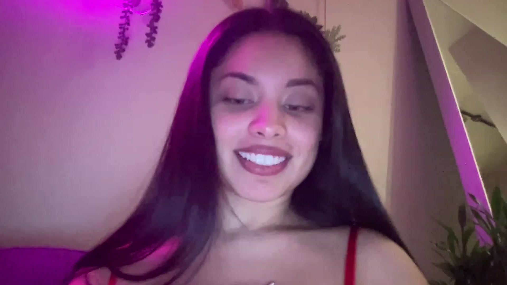 Gallery image thumbnail from Amaya_Flores's myfreecams stream on, 12/09/2022, 06:40 image 10 of 20