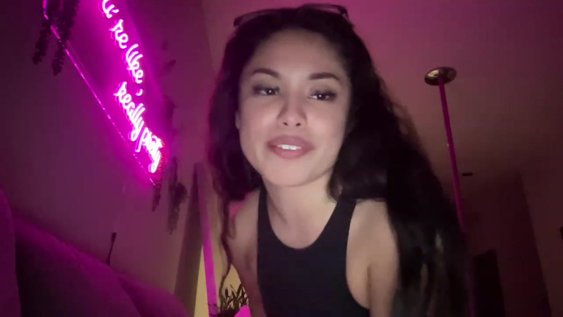 Gallery image thumbnail from Amaya_Flores's myfreecams stream on, 12/12/2022, 08:57 image 6 of 20