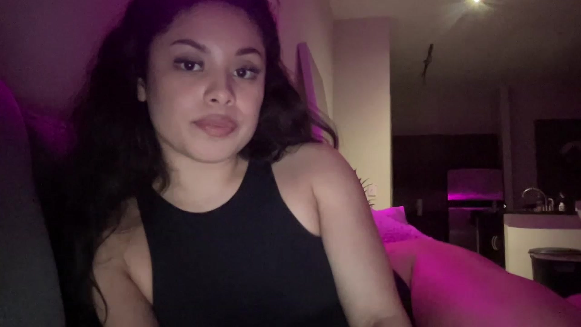 Gallery image thumbnail from Amaya_Flores's myfreecams stream on, 12/12/2022, 08:57 image 5 of 20