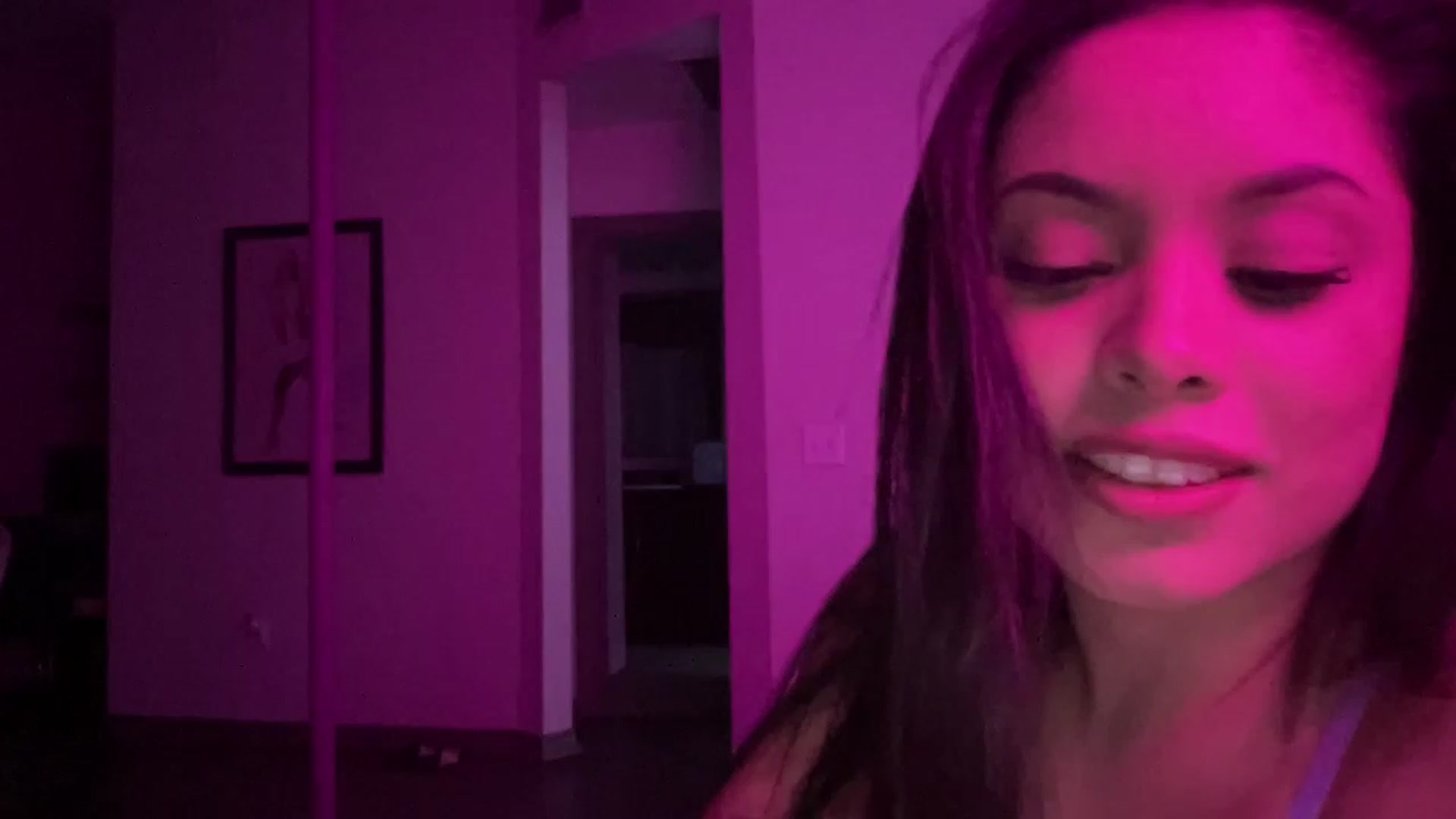 Gallery image thumbnail from Amaya_Flores's myfreecams stream on, 12/15/2022, 22:31 image 10 of 20