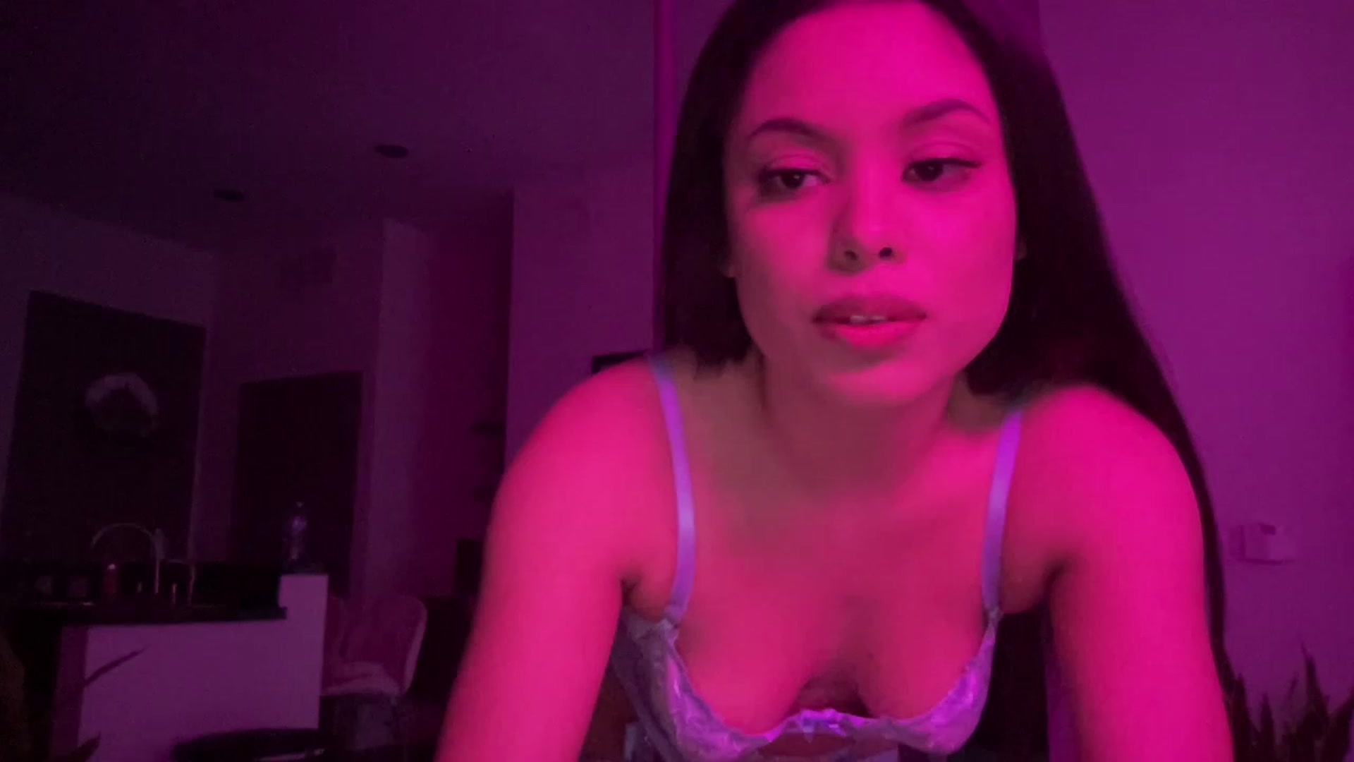 Gallery image thumbnail from Amaya_Flores's myfreecams stream on, 12/15/2022, 22:31 image 13 of 20