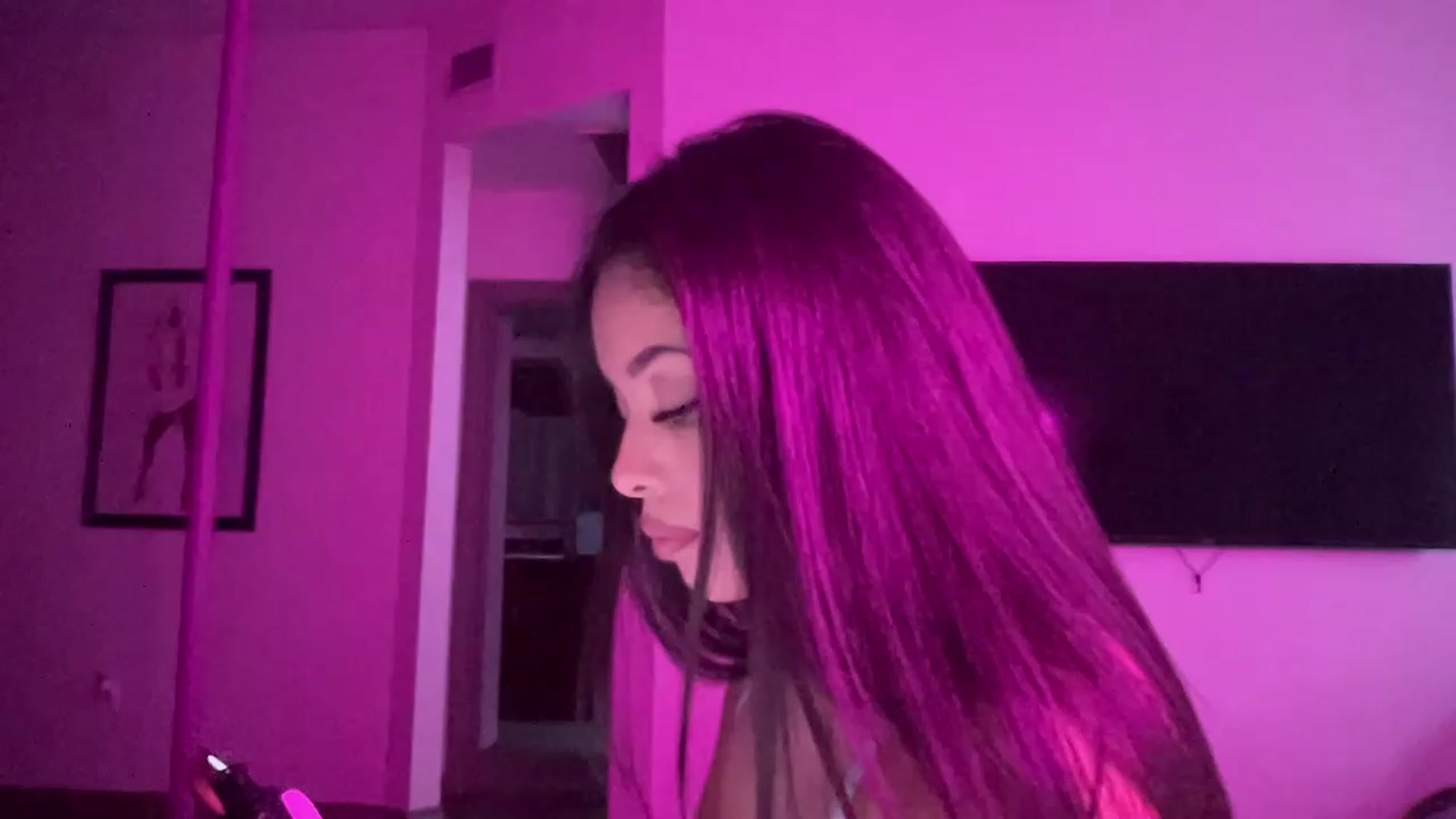 Gallery image thumbnail from Amaya_Flores's myfreecams stream on, 12/15/2022, 22:31 image 5 of 20