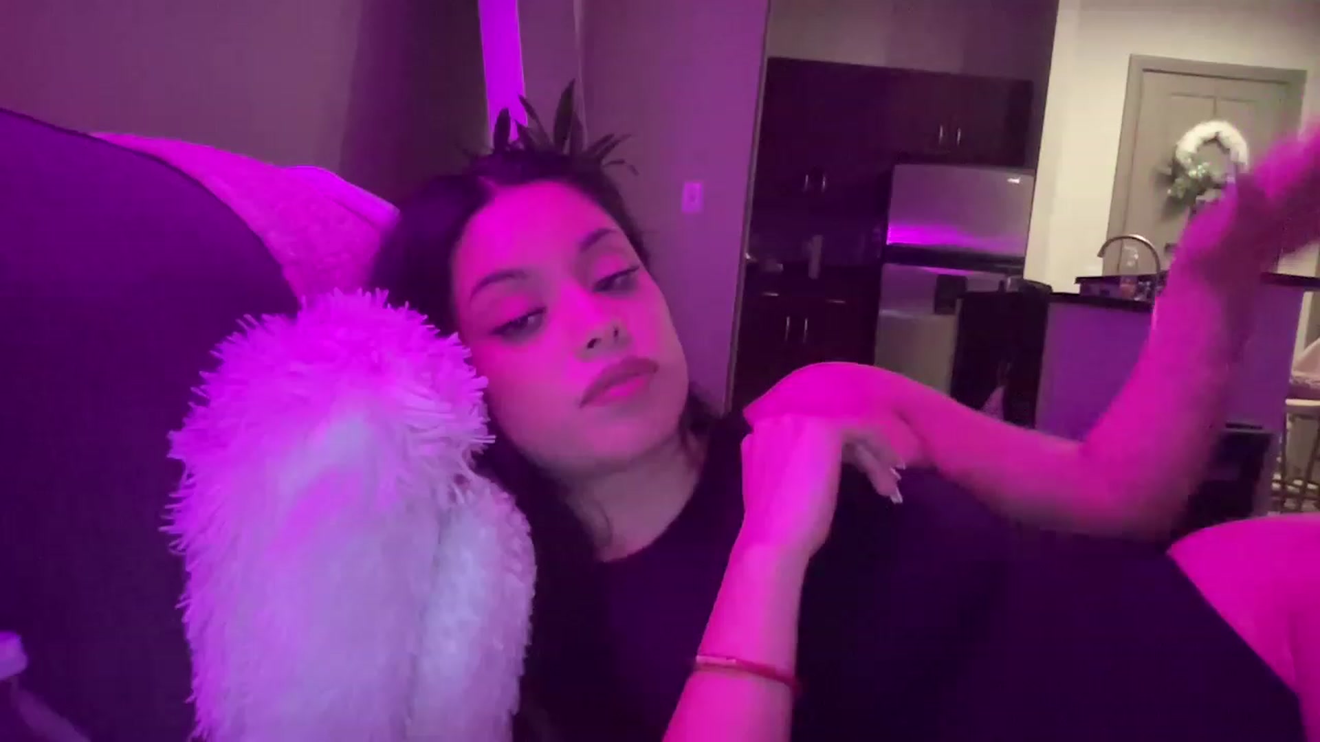 Gallery image thumbnail from Amaya_Flores's myfreecams stream on, 12/16/2022, 07:25 image 6 of 20