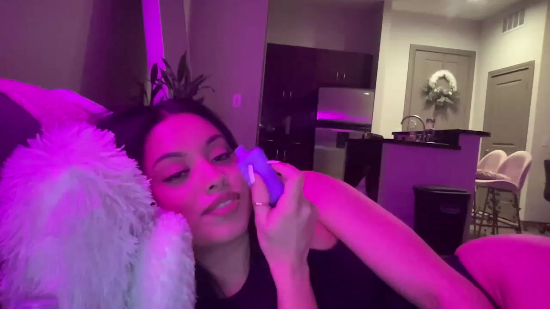 Gallery image thumbnail from Amaya_Flores's myfreecams stream on, 12/16/2022, 07:25 image 17 of 20