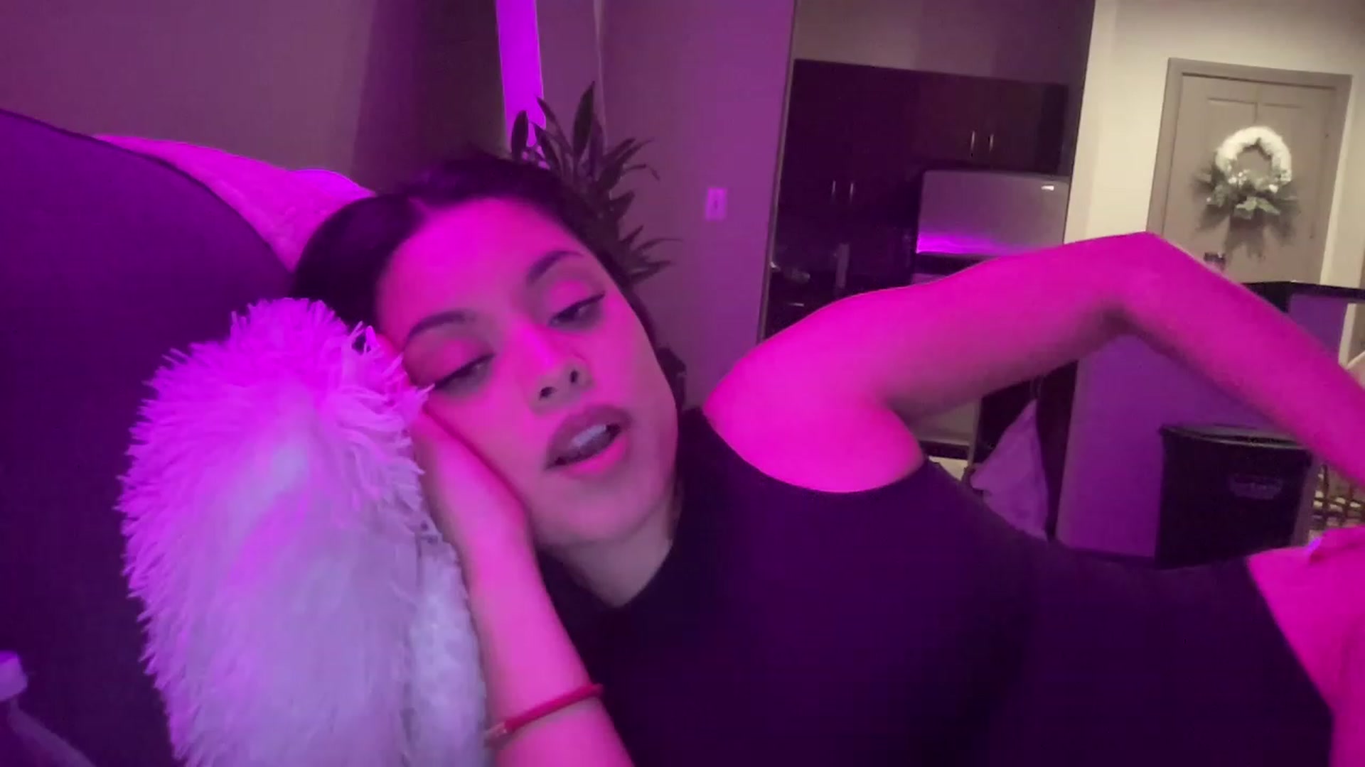Gallery image thumbnail from Amaya_Flores's myfreecams stream on, 12/16/2022, 07:25 image 7 of 20