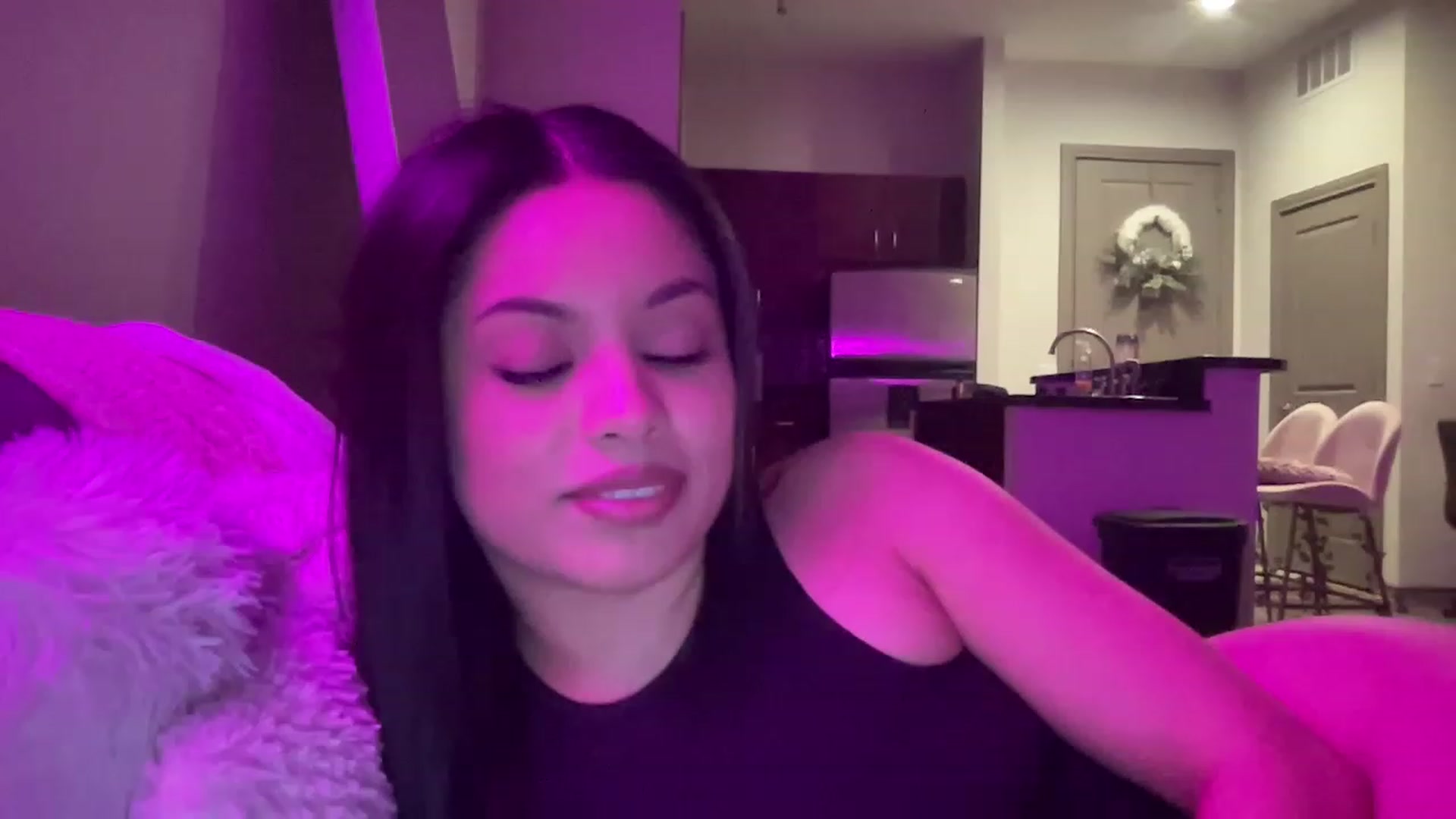 Gallery image thumbnail from Amaya_Flores's myfreecams stream on, 12/16/2022, 07:25 image 18 of 20