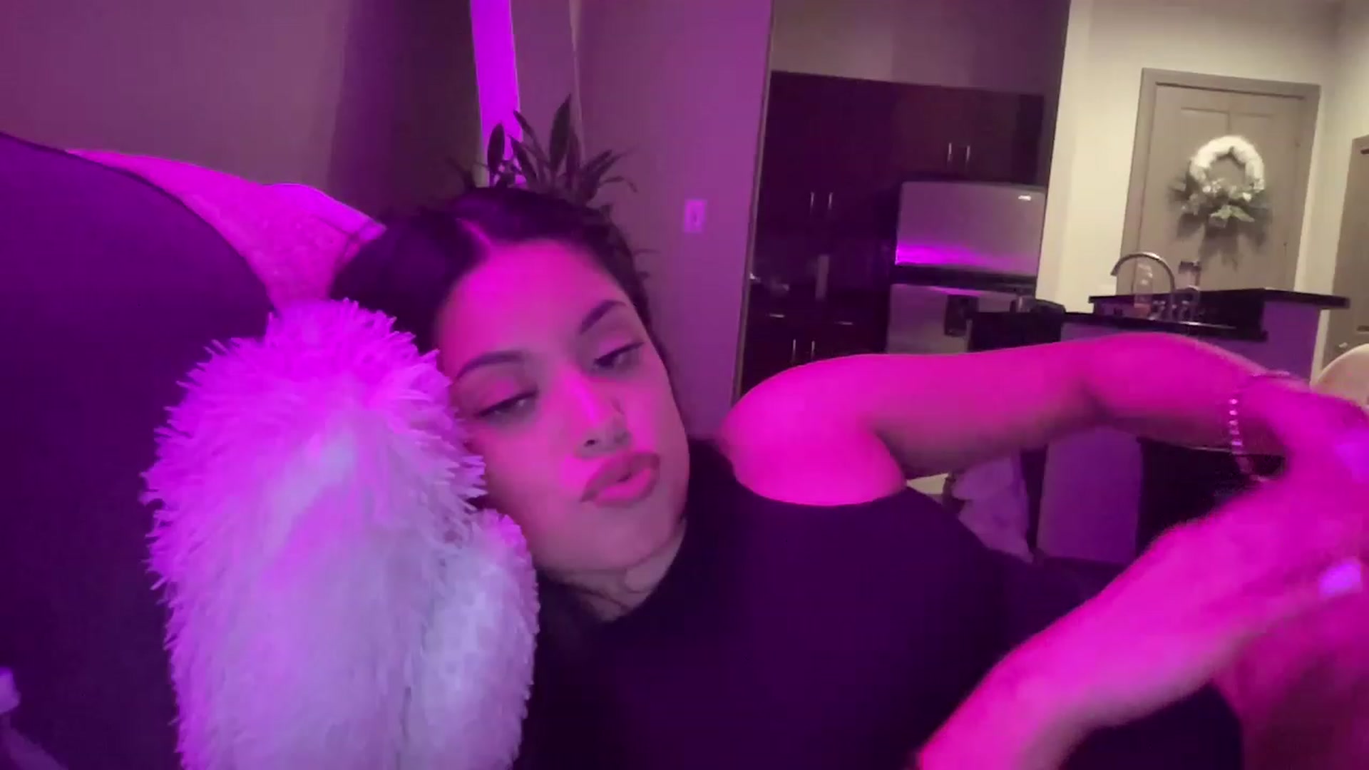 Gallery image thumbnail from Amaya_Flores's myfreecams stream on, 12/16/2022, 07:25 image 10 of 20