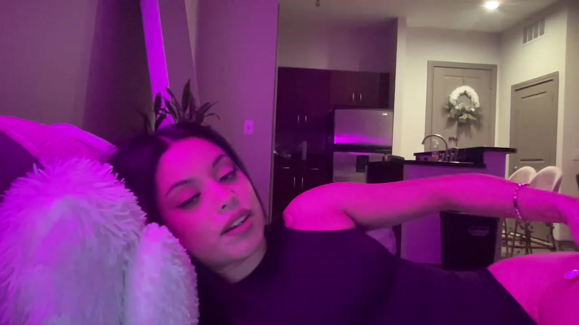 Gallery image thumbnail from Amaya_Flores's myfreecams stream on, 12/16/2022, 07:25 image 15 of 20
