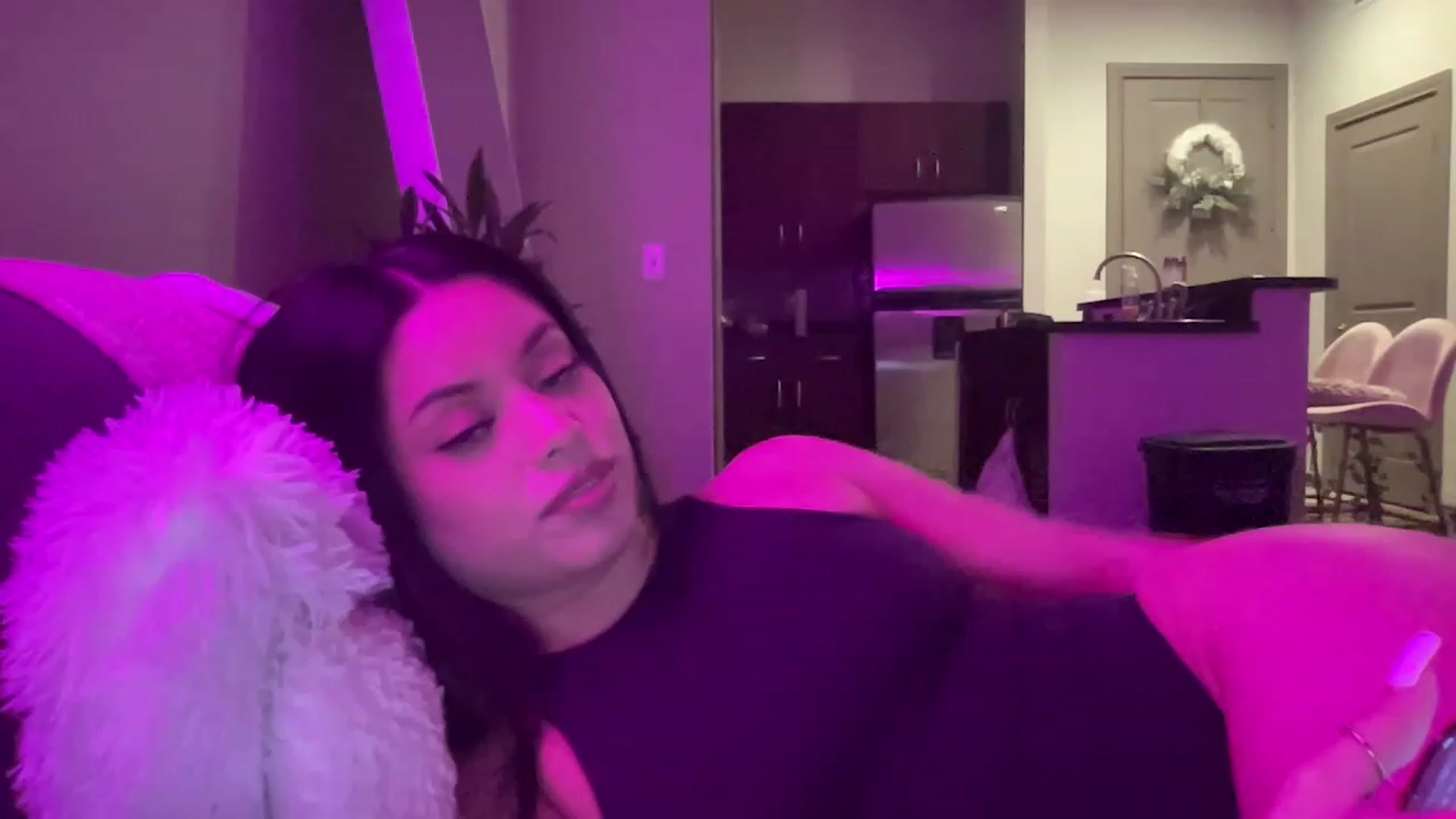 Gallery image thumbnail from Amaya_Flores's myfreecams stream on, 12/16/2022, 07:25 image 12 of 20