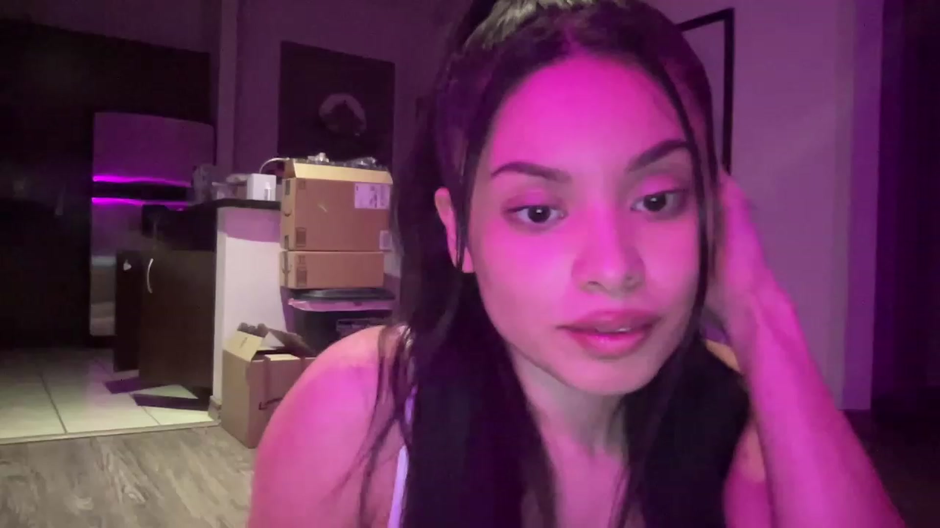 Gallery image thumbnail from Amaya_Flores's myfreecams stream on, 12/23/2022, 07:56 image 18 of 20