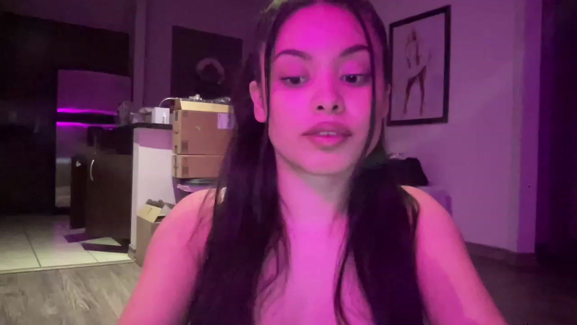 Gallery image thumbnail from Amaya_Flores's myfreecams stream on, 12/23/2022, 07:56 image 17 of 20