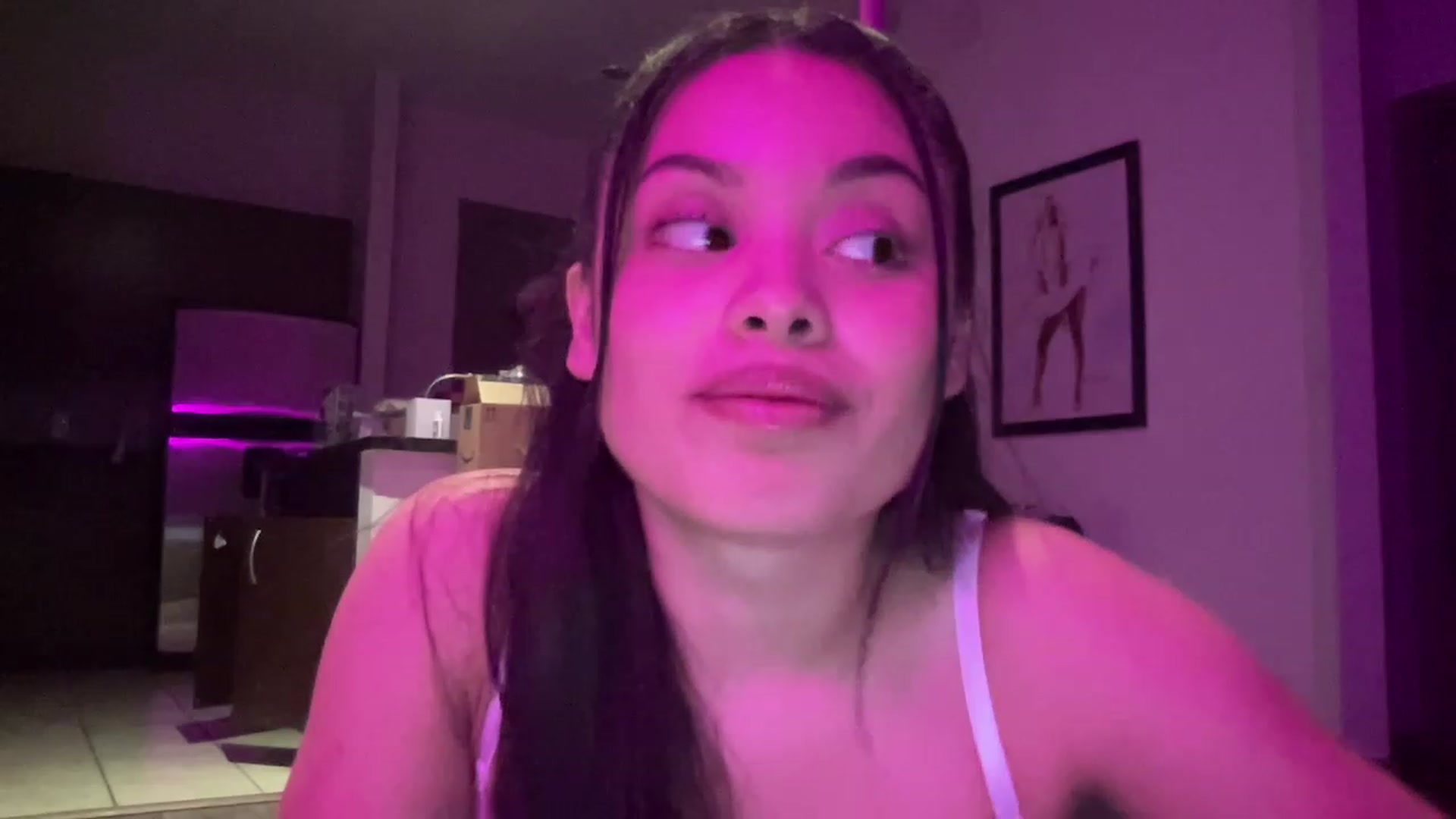 Gallery image thumbnail from Amaya_Flores's myfreecams stream on, 12/23/2022, 07:56 image 12 of 20