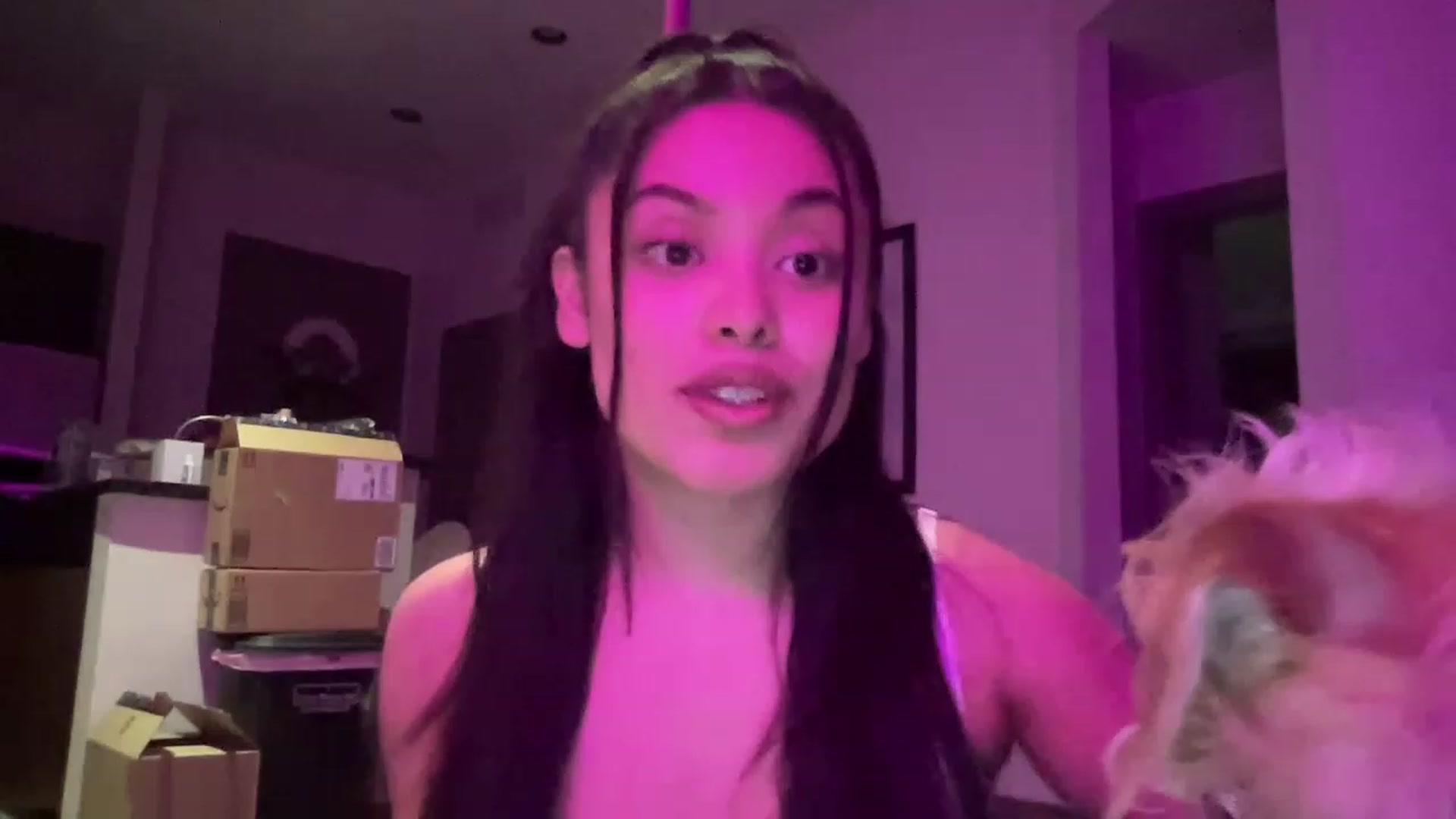 Gallery image thumbnail from Amaya_Flores's myfreecams stream on, 12/23/2022, 07:56 image 4 of 20