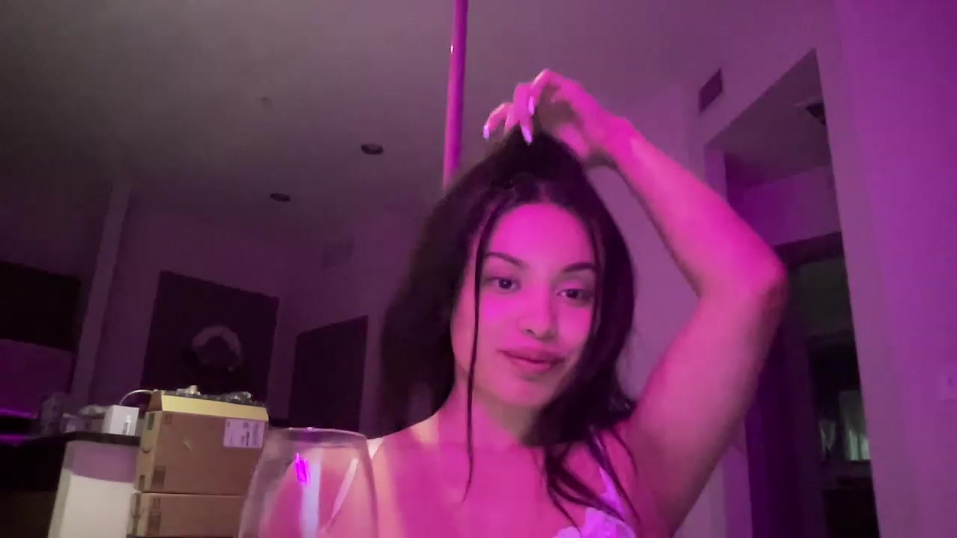 Gallery image thumbnail from Amaya_Flores's myfreecams stream on, 12/23/2022, 07:56 image 2 of 20