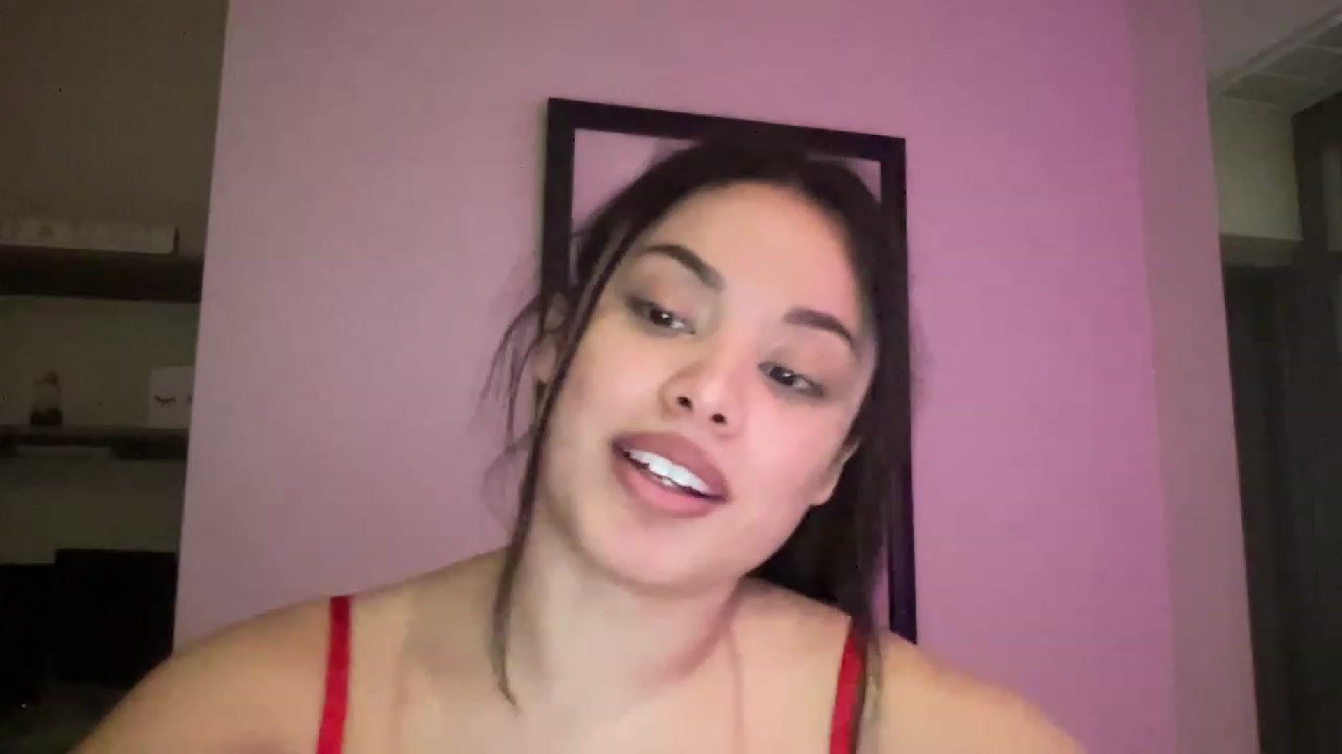 Gallery image thumbnail from Amaya_Flores's myfreecams stream on, 12/25/2022, 16:24 image 5 of 20