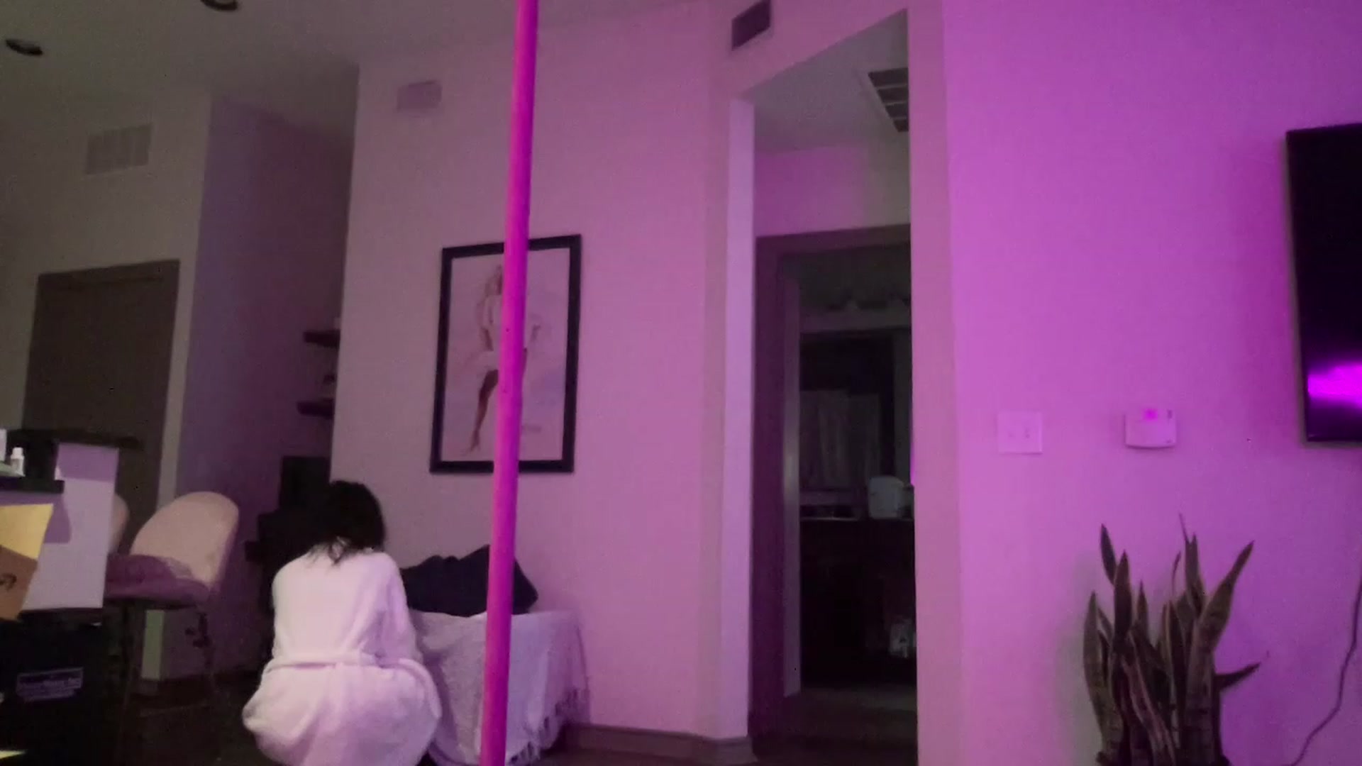 Gallery image thumbnail from Amaya_Flores's myfreecams stream on, 12/25/2022, 16:24 image 2 of 20